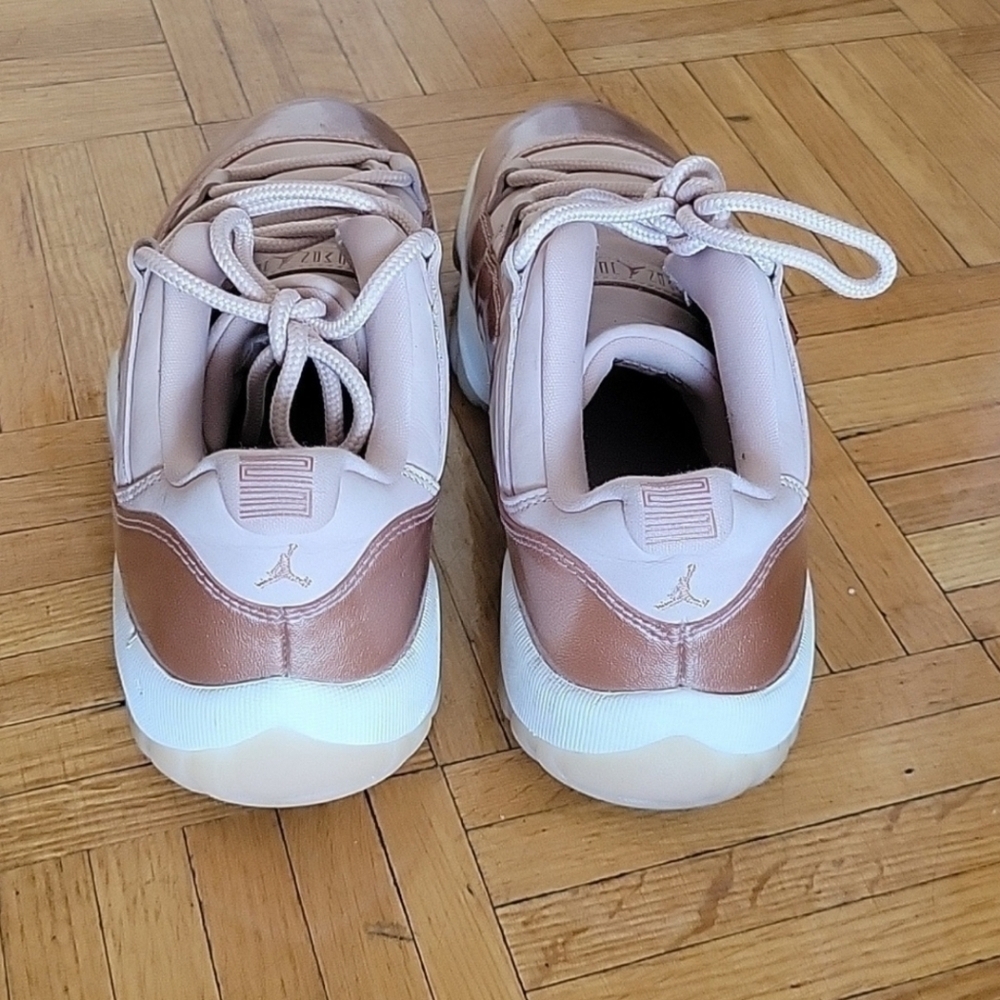 JORDAN 11 Retro Low Rose Gold Women's 9.5 - Picture 2 of 6